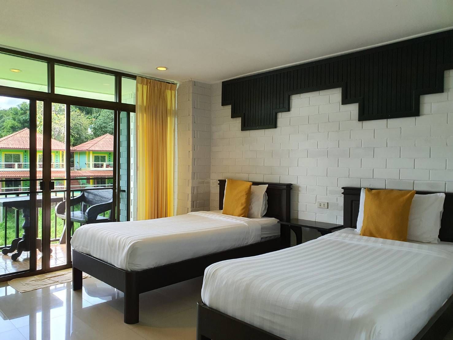 ห้องพักเตียงคู่วิวสะพานมอญ พรไพลิน ริเวอร์ไซด์รีสอร์ท