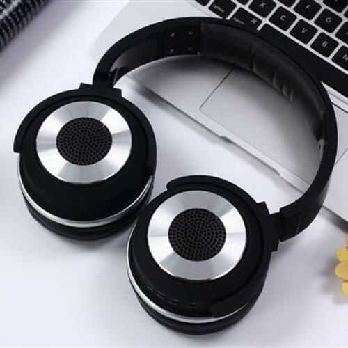 אוזניות משולבות רמקול