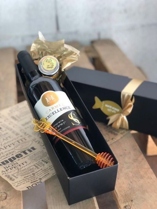 מארז יין ומקל דבש