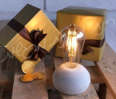 מנורת לד על בסיס בטון