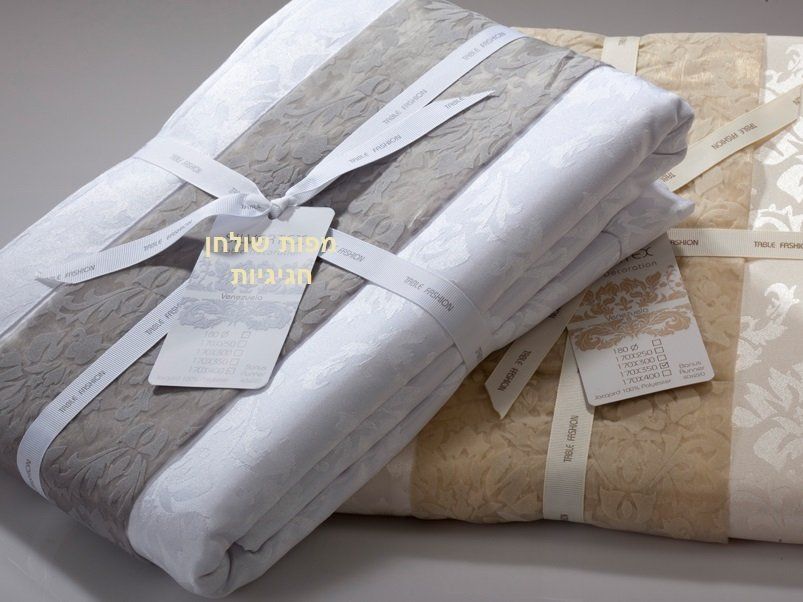 מפות על השולחן