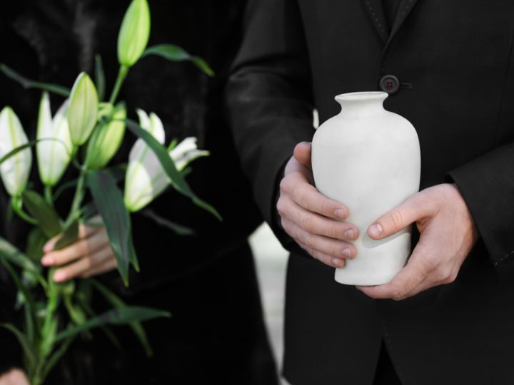 Cremation vs. Burial in Philadelphia: Costs, Benefits & How to Choose