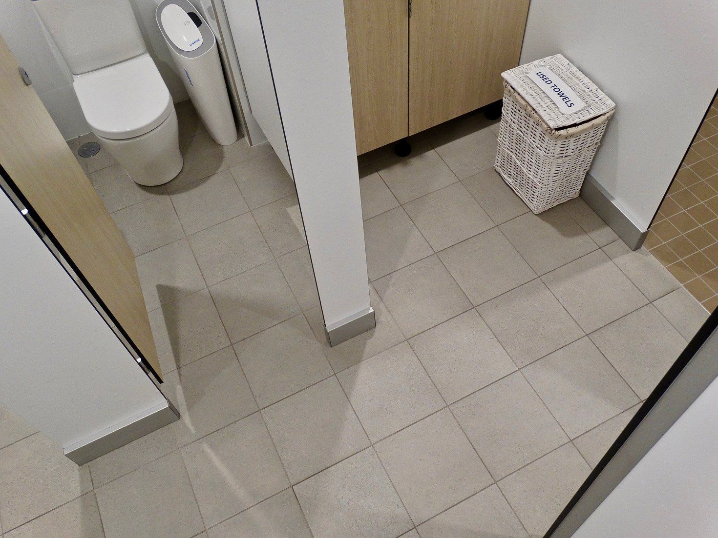 Shortland Waters Gold Club Bathroom Tiles
