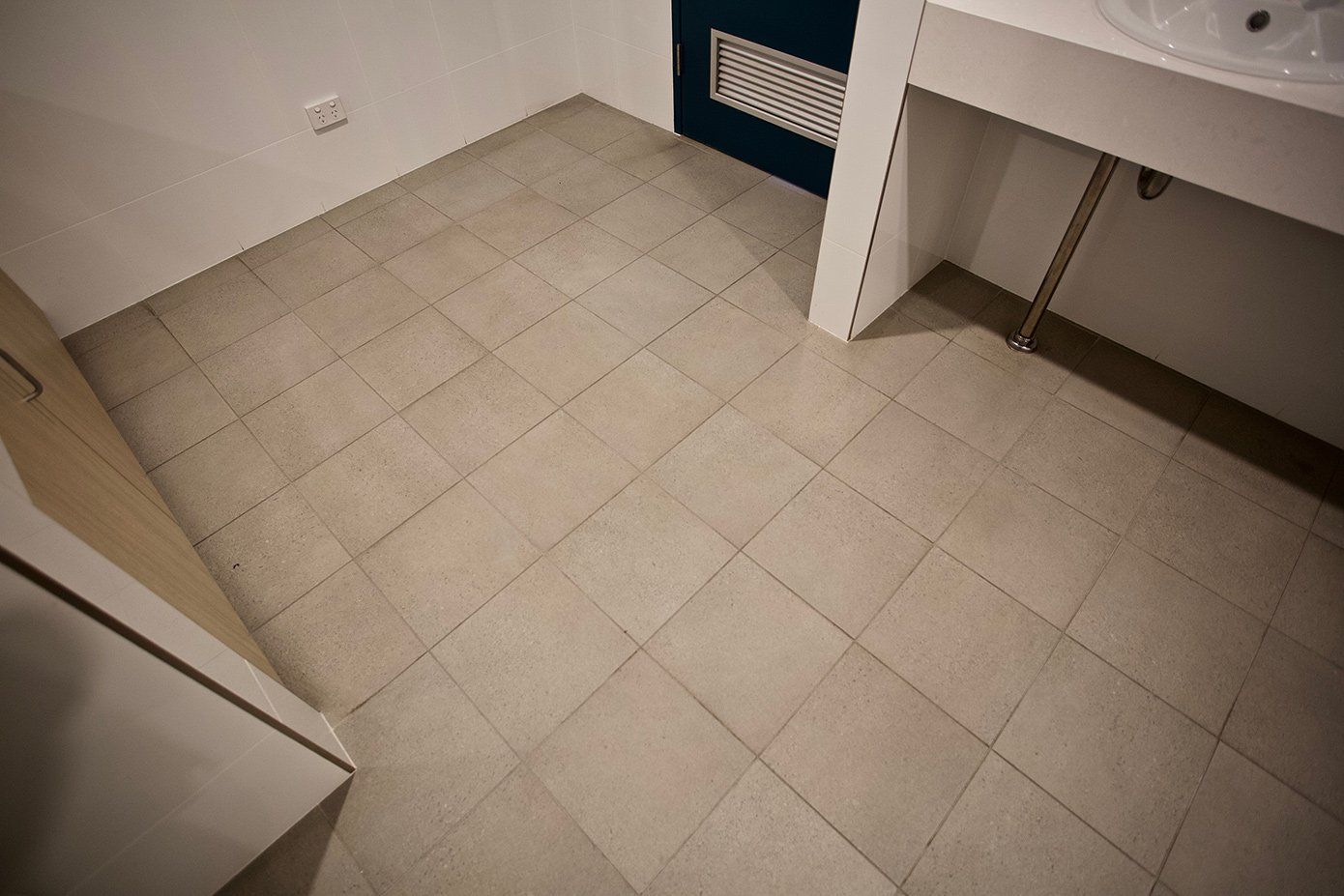 Shortland Waters Gold Club Bathroom Tiles