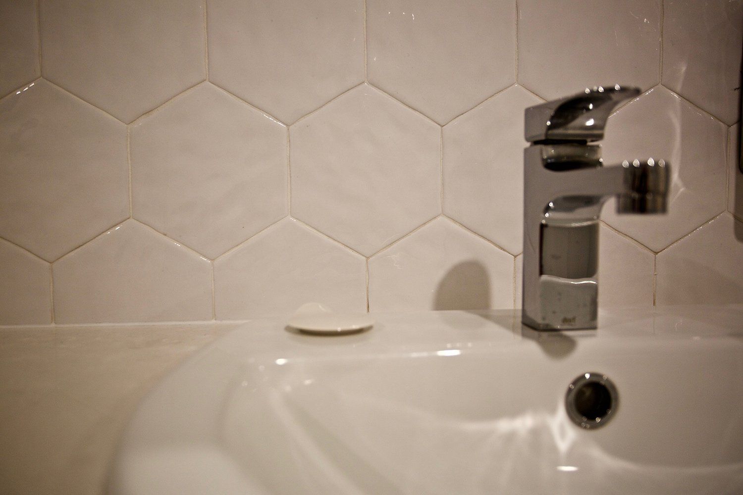 Shortland Waters Gold Club Bathroom Tiles