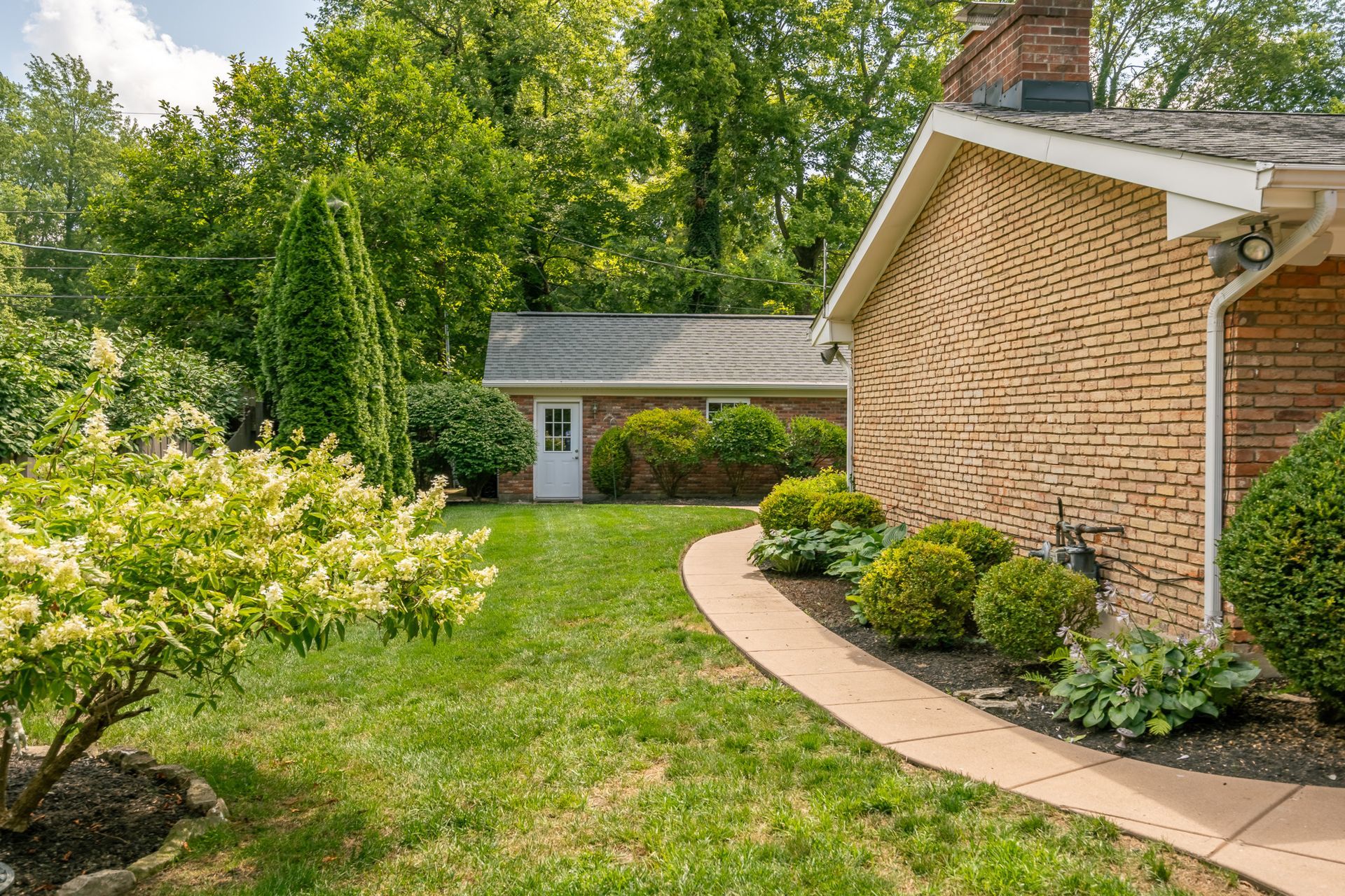 brackman-lawn-and-landscaping-faqs-image