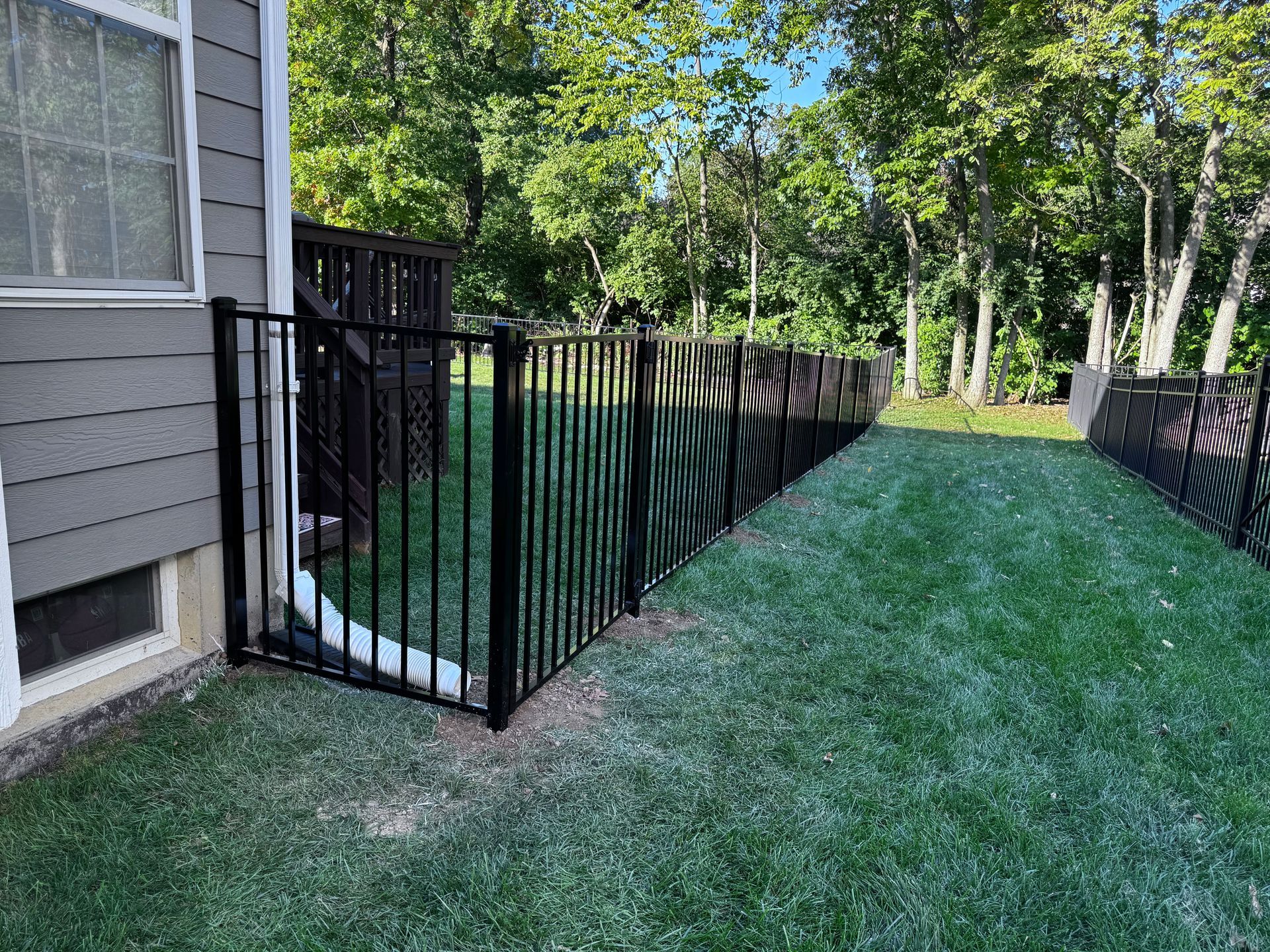 brackman-lawn-and-landscaping-custom-fencing-services-image