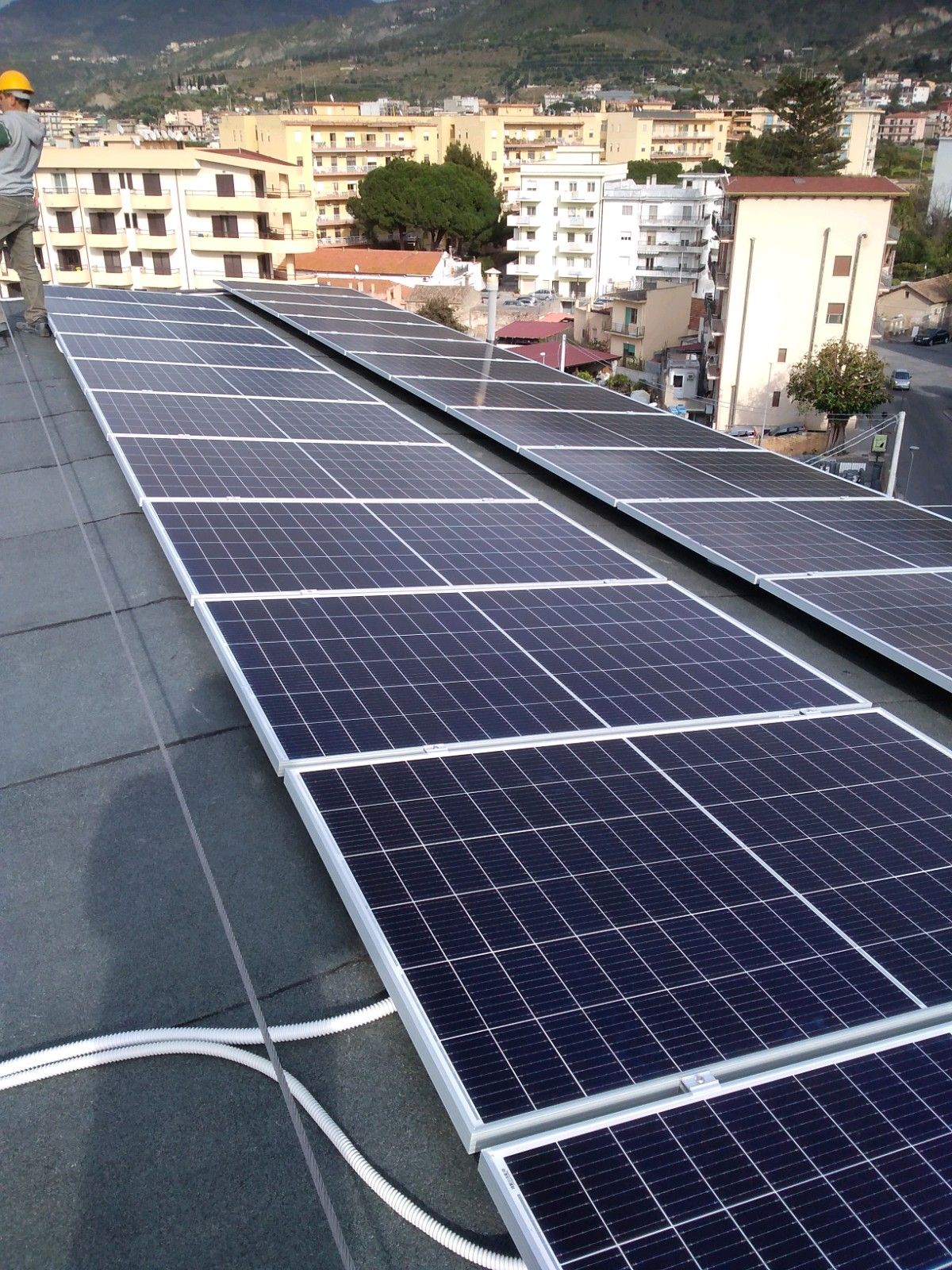 pannelli fotovoltaici su palazzina