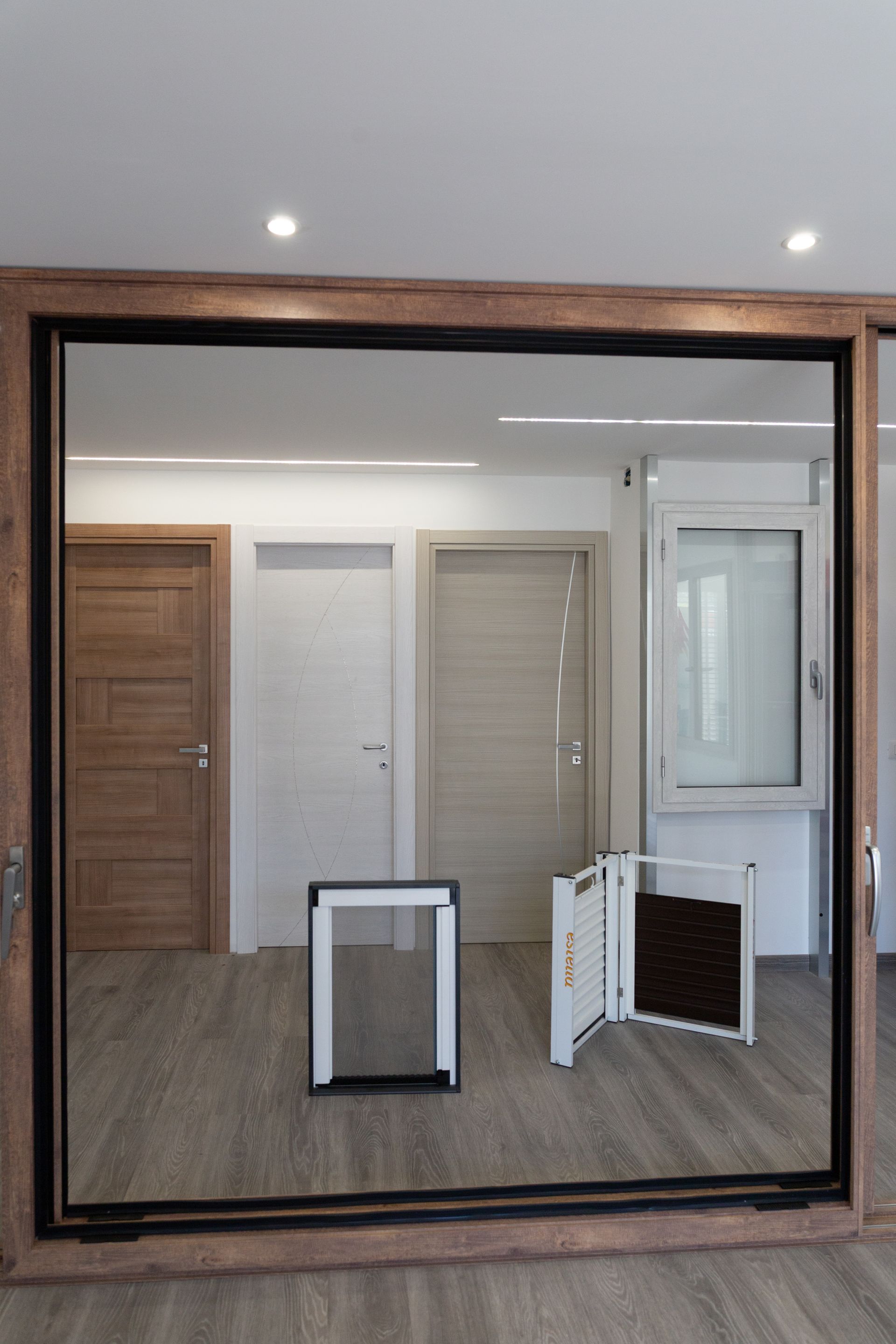 esposizione di porte