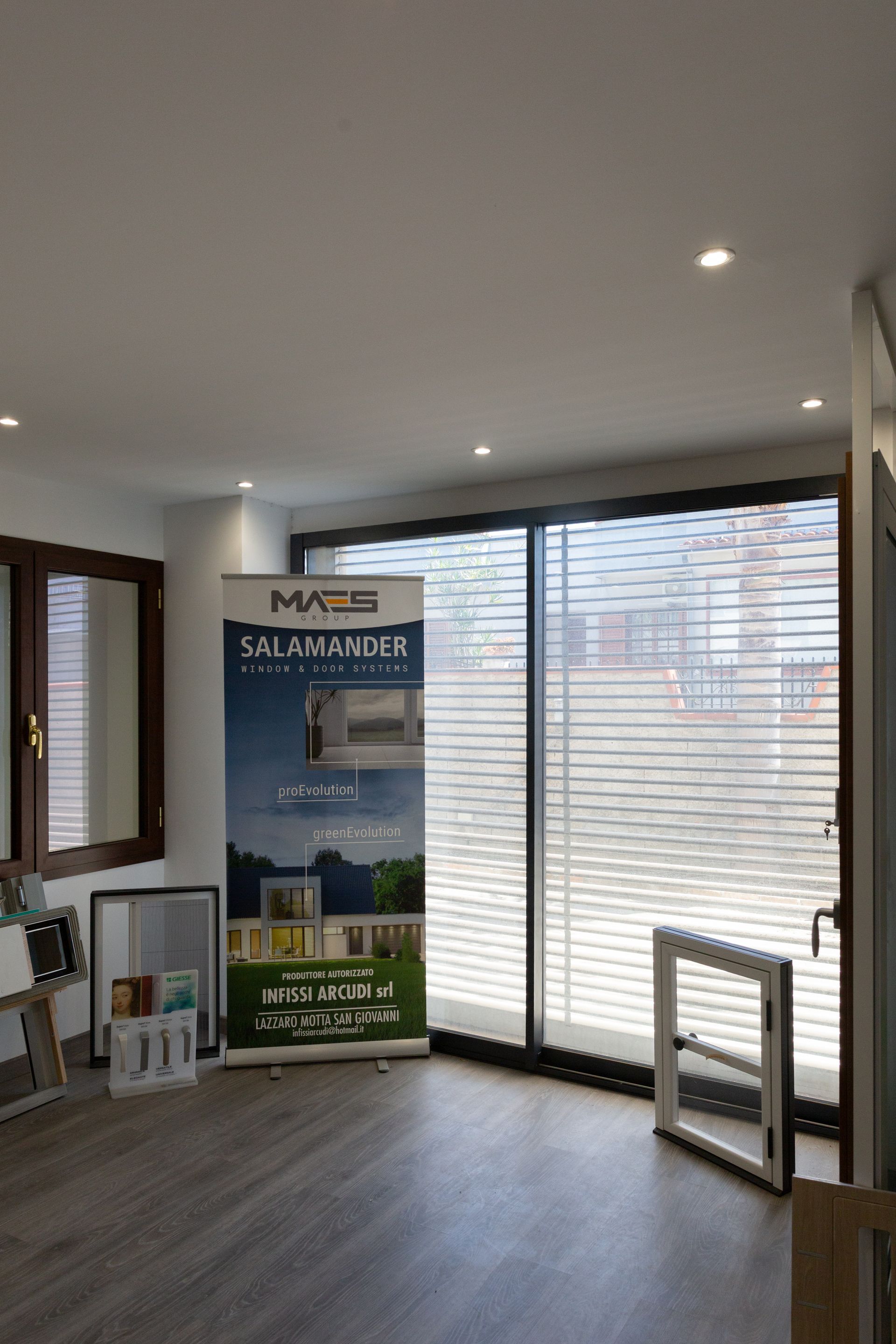 showroom Arcusi Infissi Metallici