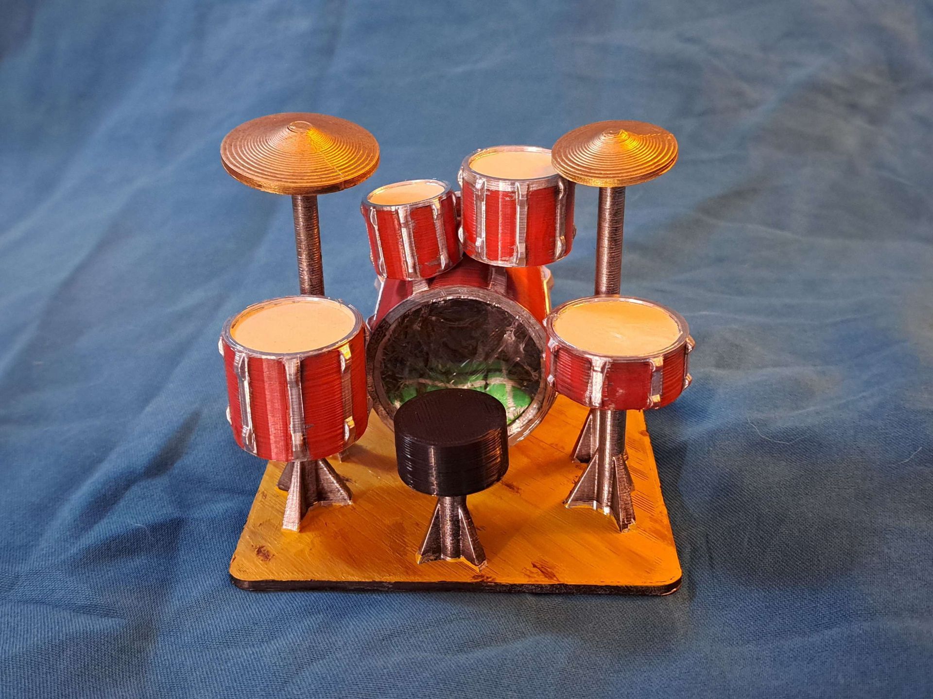 Model of a drum set