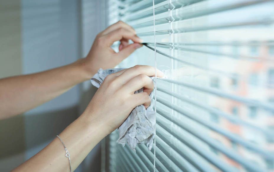 Blind Cleaning Schedule: Keep It Simple
