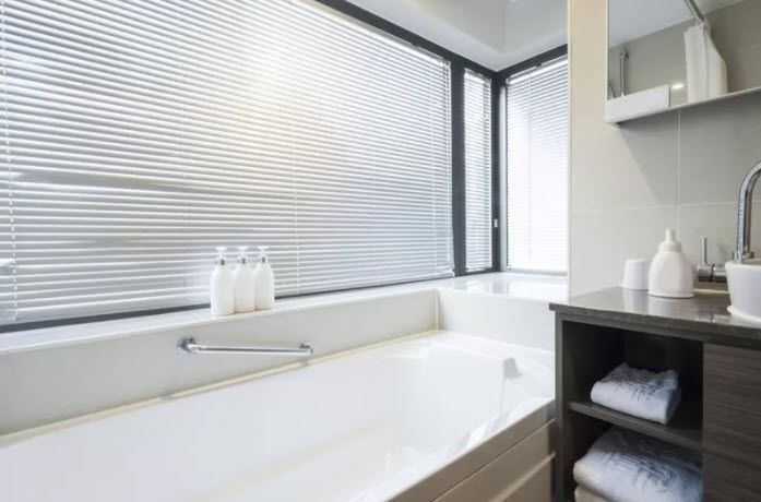 Curtains vs. Blinds in Bathrooms: Which Offers Better Privacy and Durability?