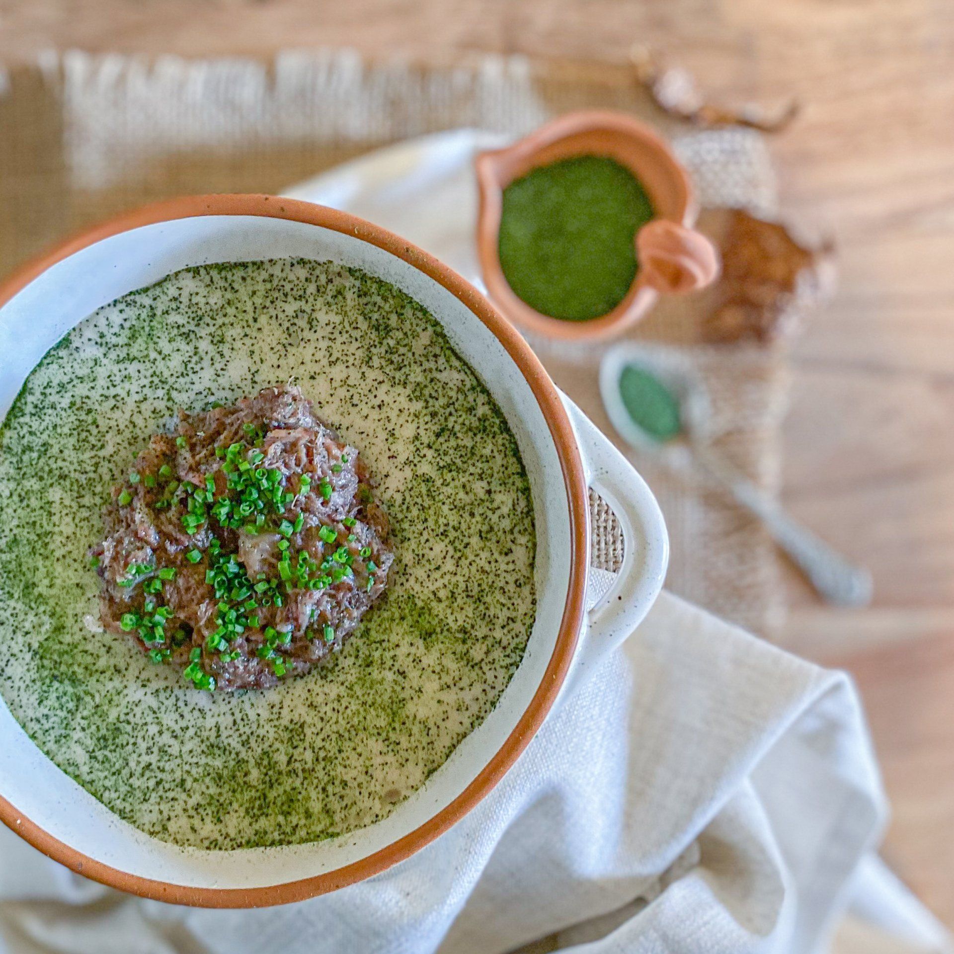 beef cheek meat foam green powder