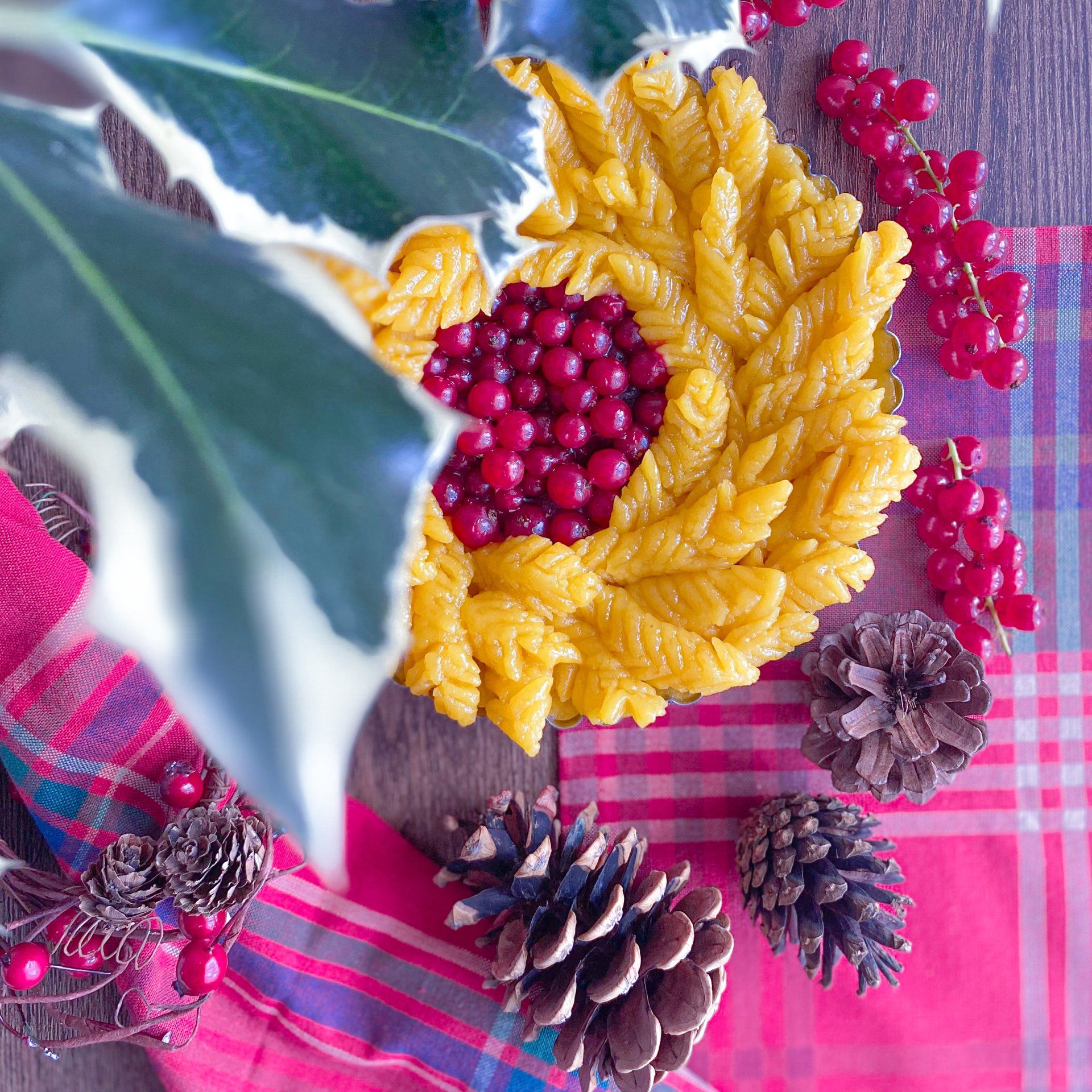 tart currants pine cones