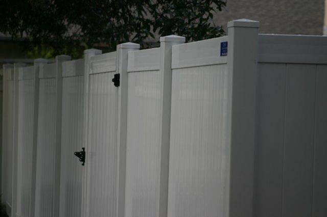 Nice Vinyl Fence — Yulee, FL — Creative Services & Fence Company Inc.