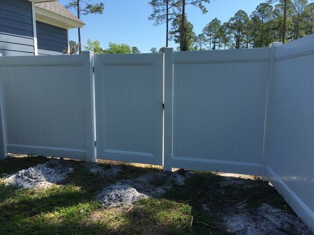 Vinyl Fence With Gate — Yulee, FL — Creative Services & Fence Company Inc.