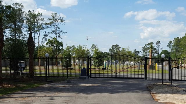 Black Gate — Yulee, FL — Creative Services & Fence Company Inc.