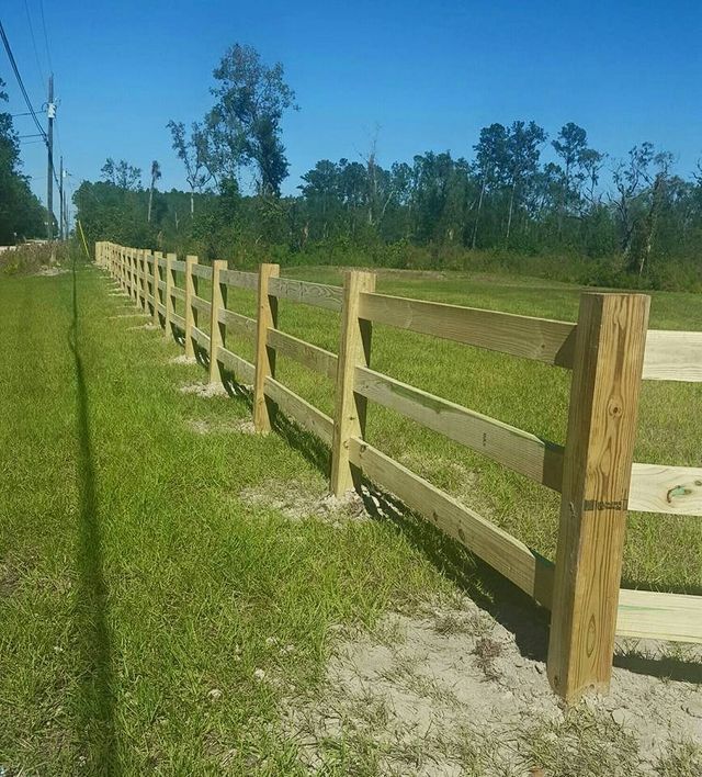 Nice Wood Fence — Yulee, FL — Creative Services & Fence Company Inc.