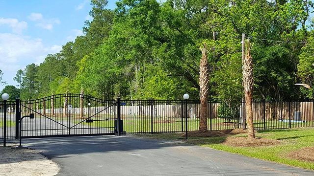 Nice Gate — Yulee, FL — Creative Services & Fence Company Inc.