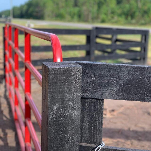 Red Gate — Yulee, FL — Creative Services & Fence Company Inc.