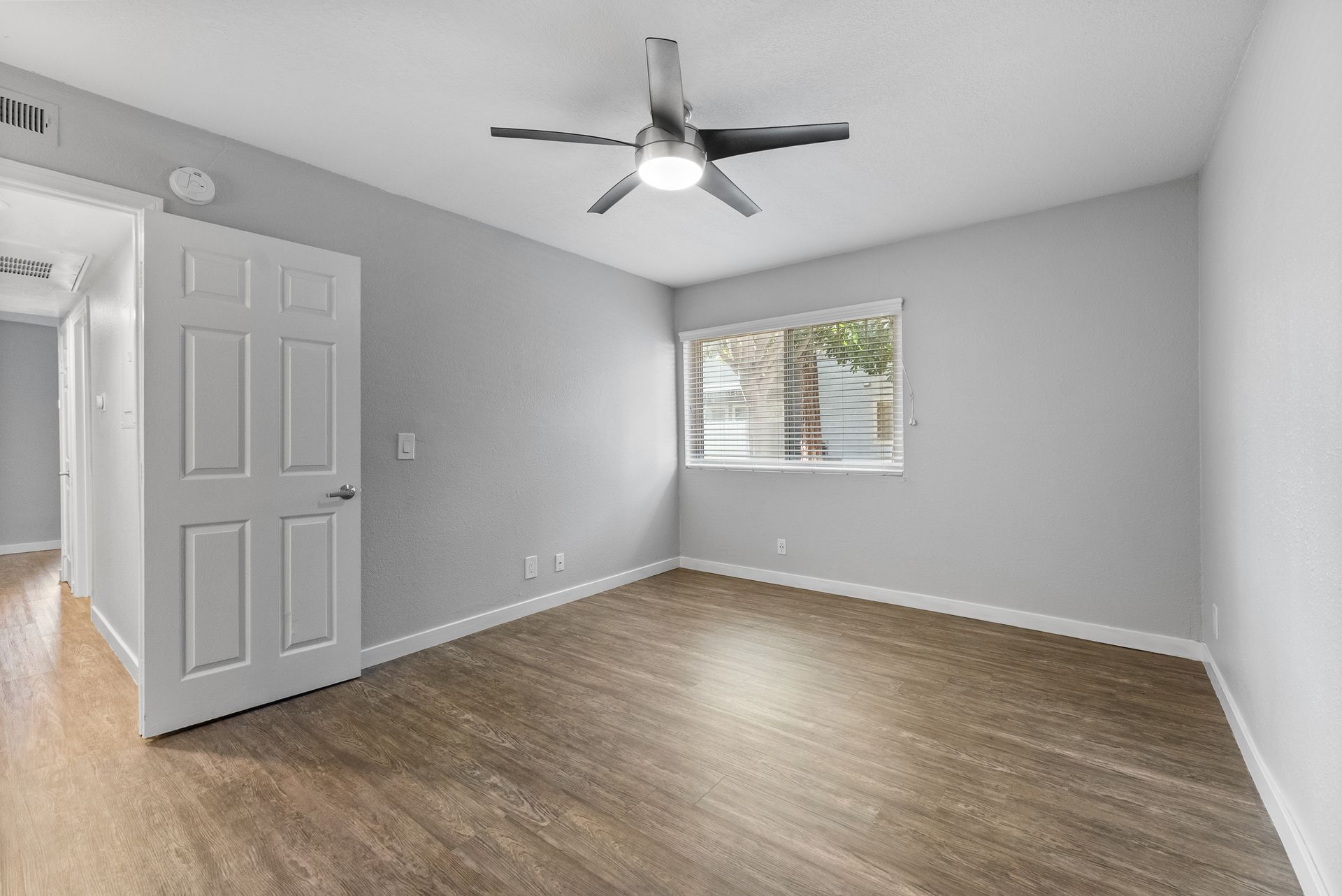 Park Plaza interior bedroom