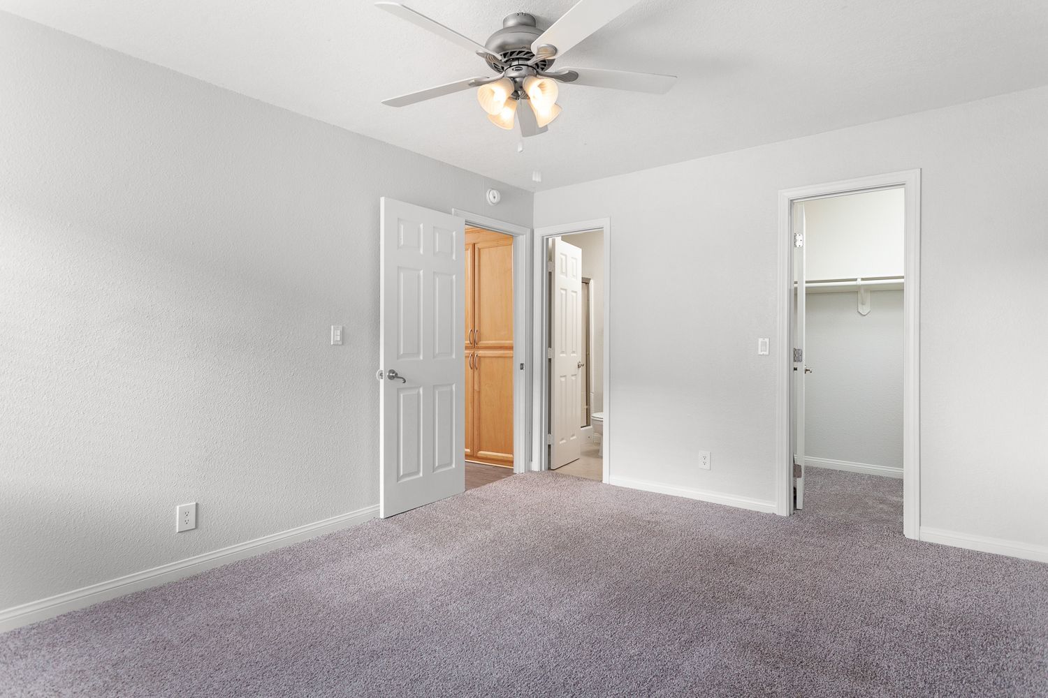 Park Plaza apartment bedroom