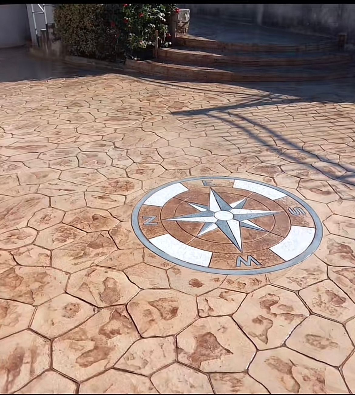 pavimenti stampati con rosa dei venti