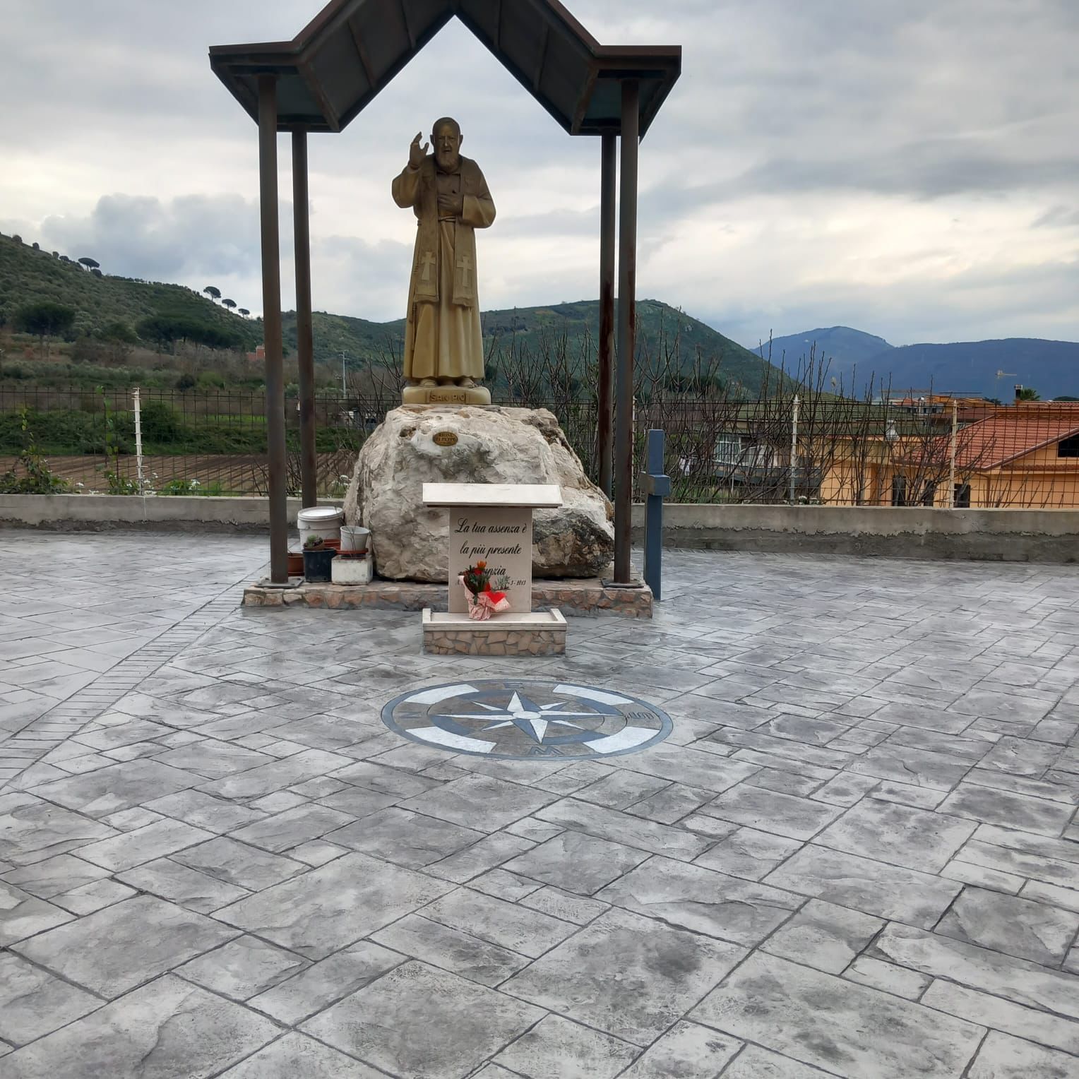 pavimenti stampati con rosa dei venti