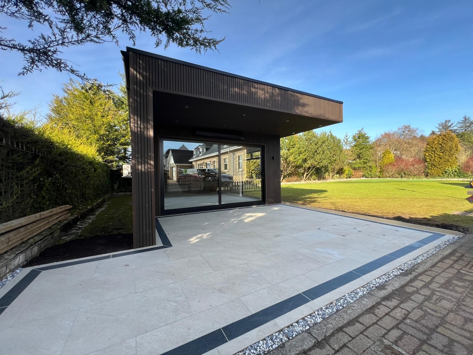Bespoke Oakspan garden room project with premium exterior finish