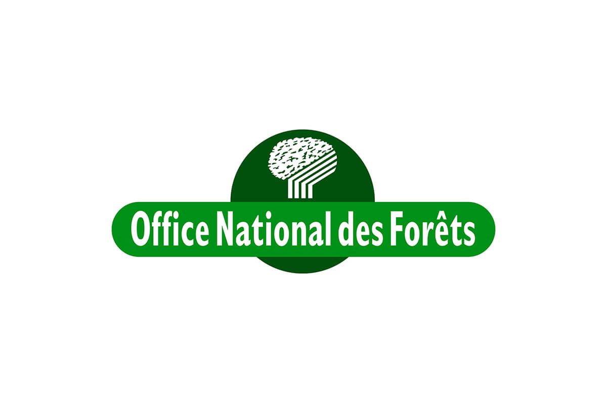 Le logo vert de l'Office National des Forêts avec une icône d'arbre stylisée au-dessus du texte.