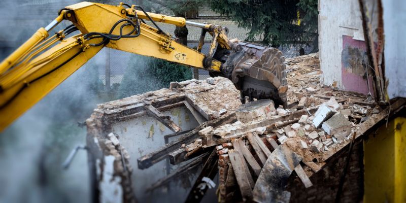 Diy vs professional demolition cost