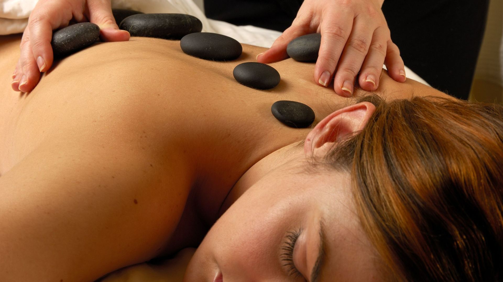 hot-stones-massage