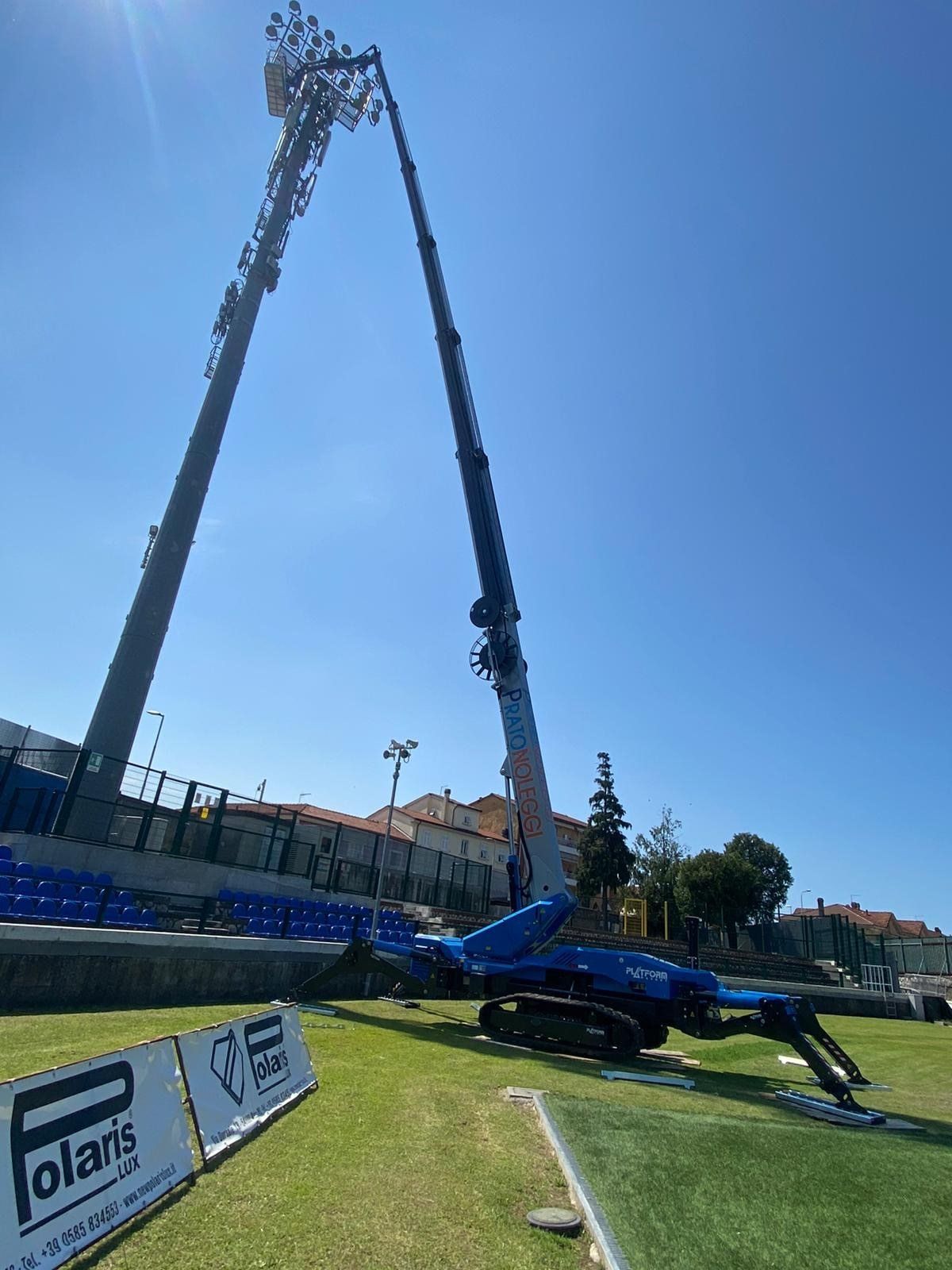 Piattaforma aerea a ragno 43 metri - Prato - Pratonoleggi