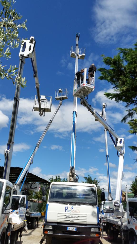 Piattaforme aeree  Prato per telecomunicazioni, Firenze, Pistoia  Pratonoleggi