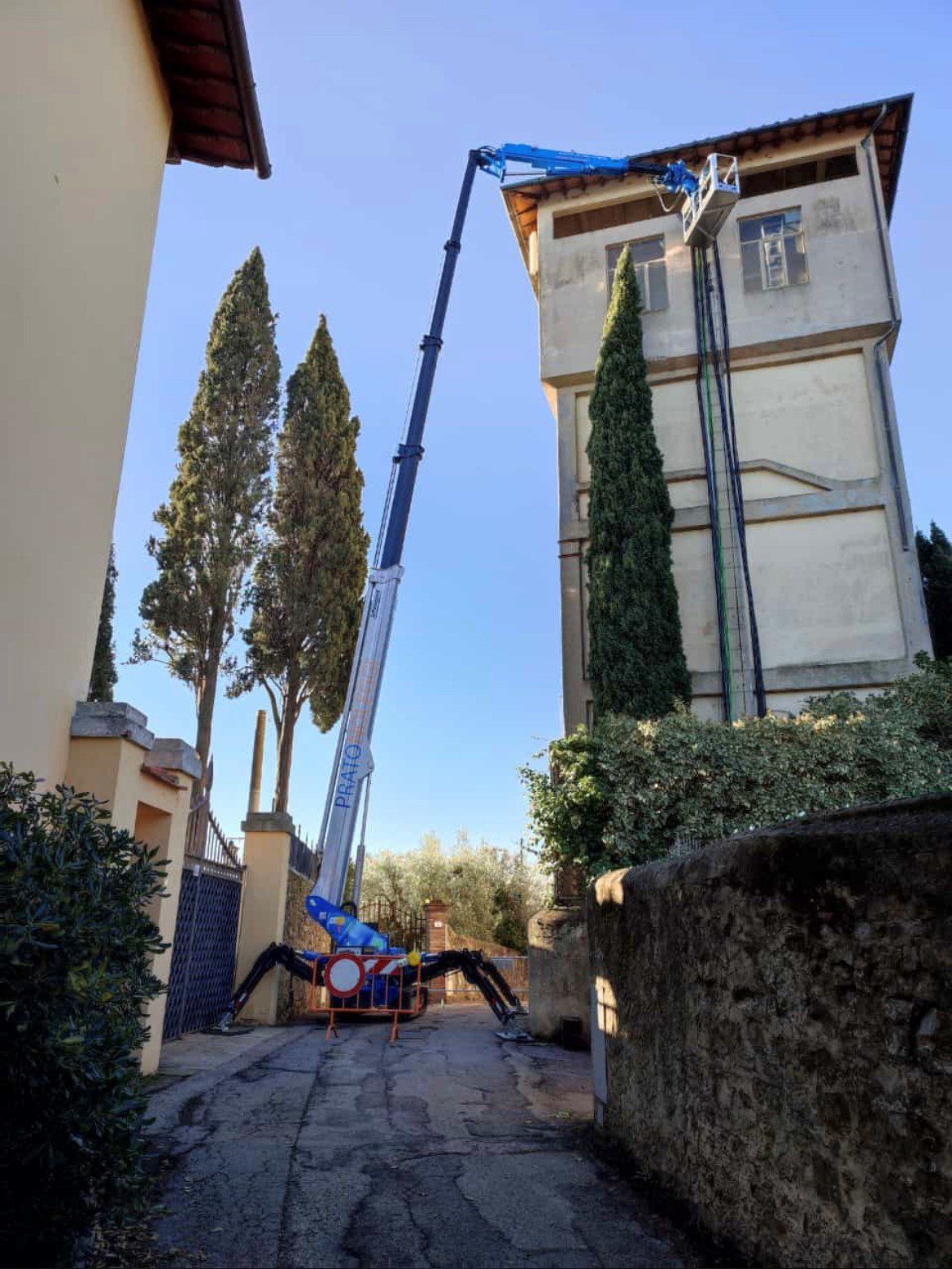 Piattaforma aerea a ragno 37 metri - Prato - Pratonoleggi