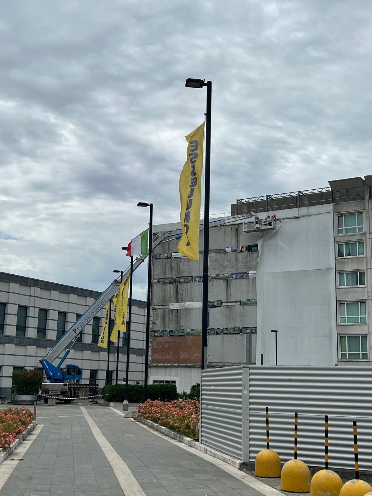 Piattaforma aerea 68 metri - Prato - Pratonoleggi