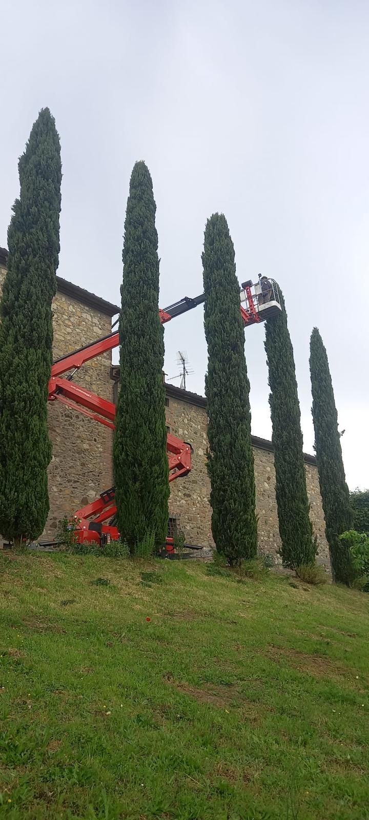 Piattaforma aerea a ragno 27 metri - Prato - Pratonoleggi