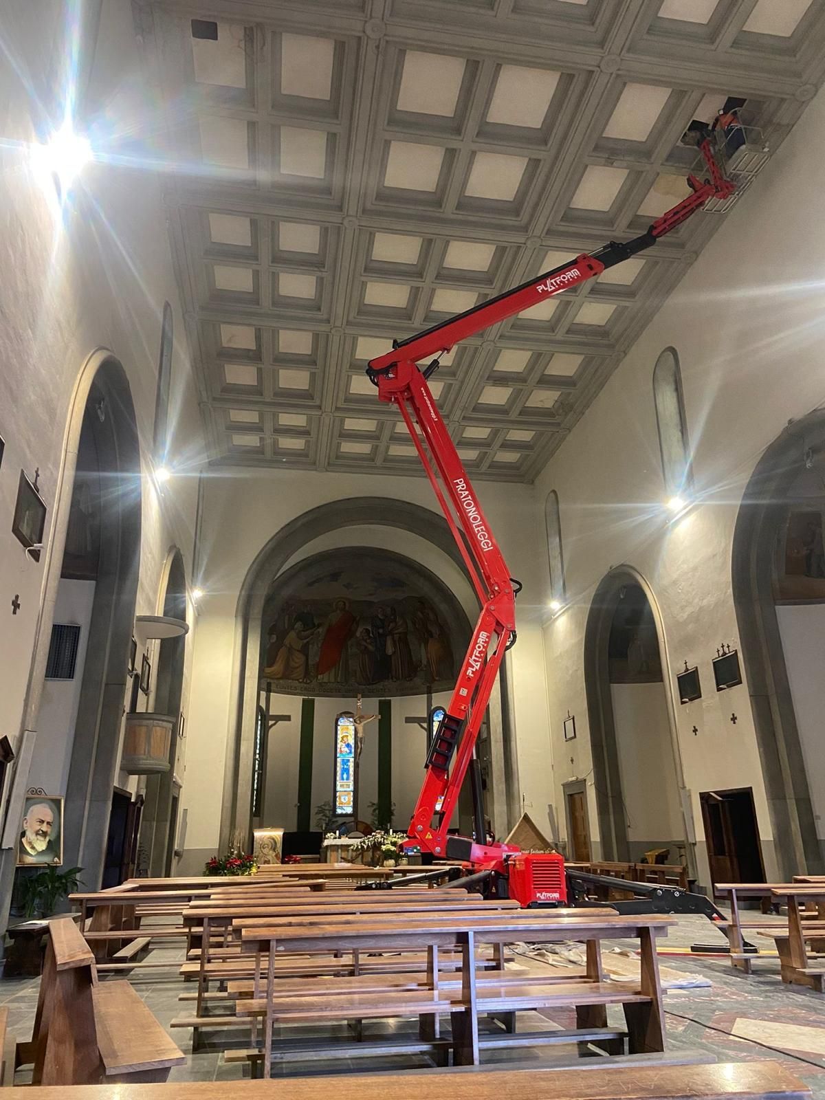 Piattaforma aerea a ragno 27 metri - Prato - Pratonoleggi