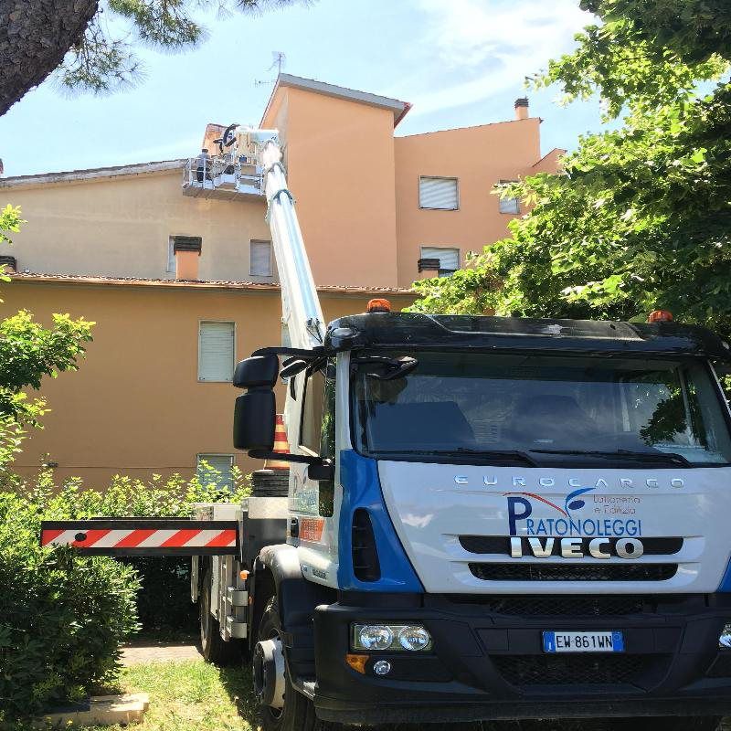 Piattaforma aerea su edificio
