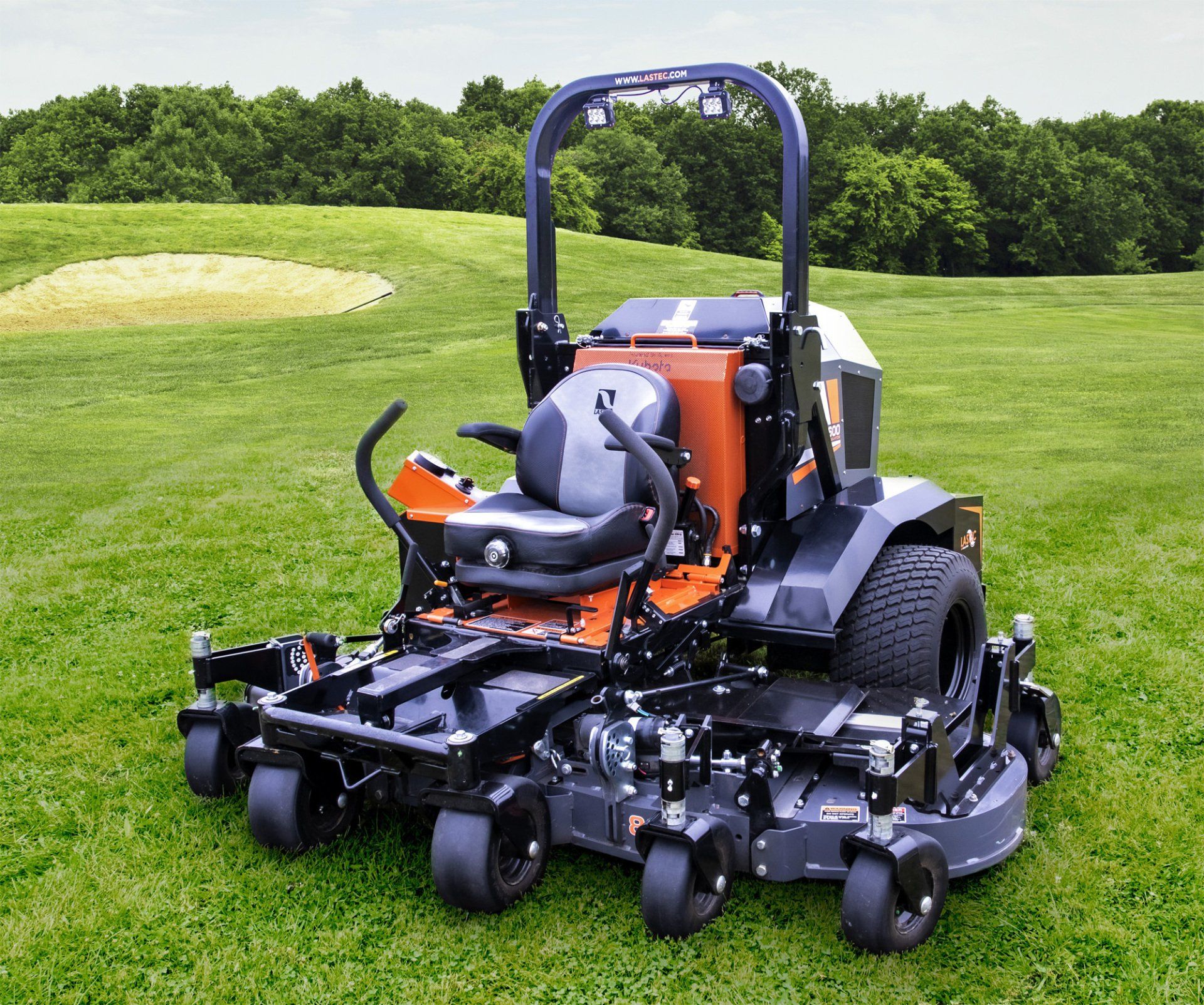 wz600-commercial-zero-turn-mower-wide-area-mower-lastec-mowers