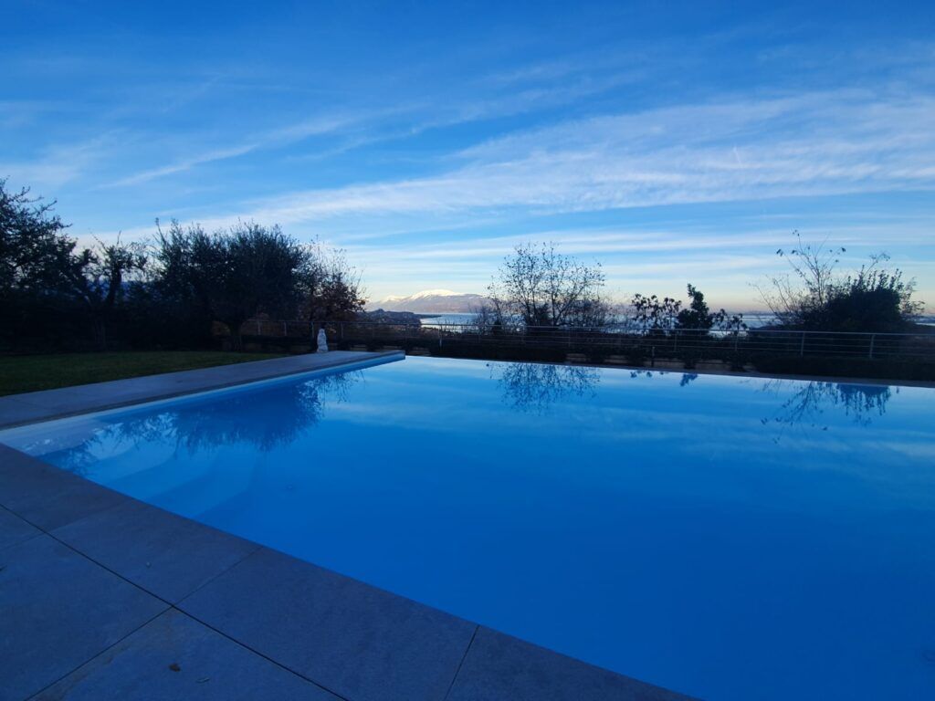 Realizzazione piscine da esterno Brescia