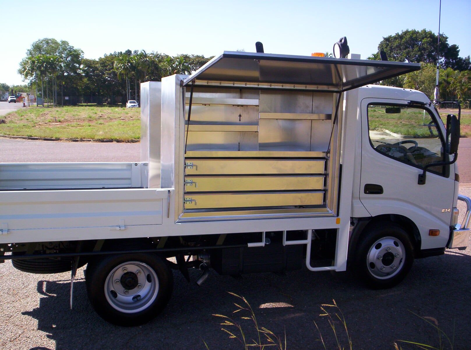 Full white truck — Allycraft Modifications Aluminum Welding Fabrication Canopy in Winellie, NT