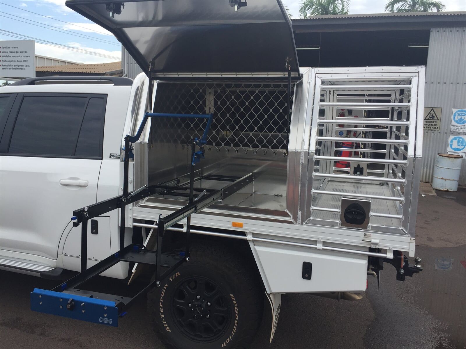 Service box with tray — Allycraft Modifications Aluminum Welding Fabrication Canopy in Winellie, NT