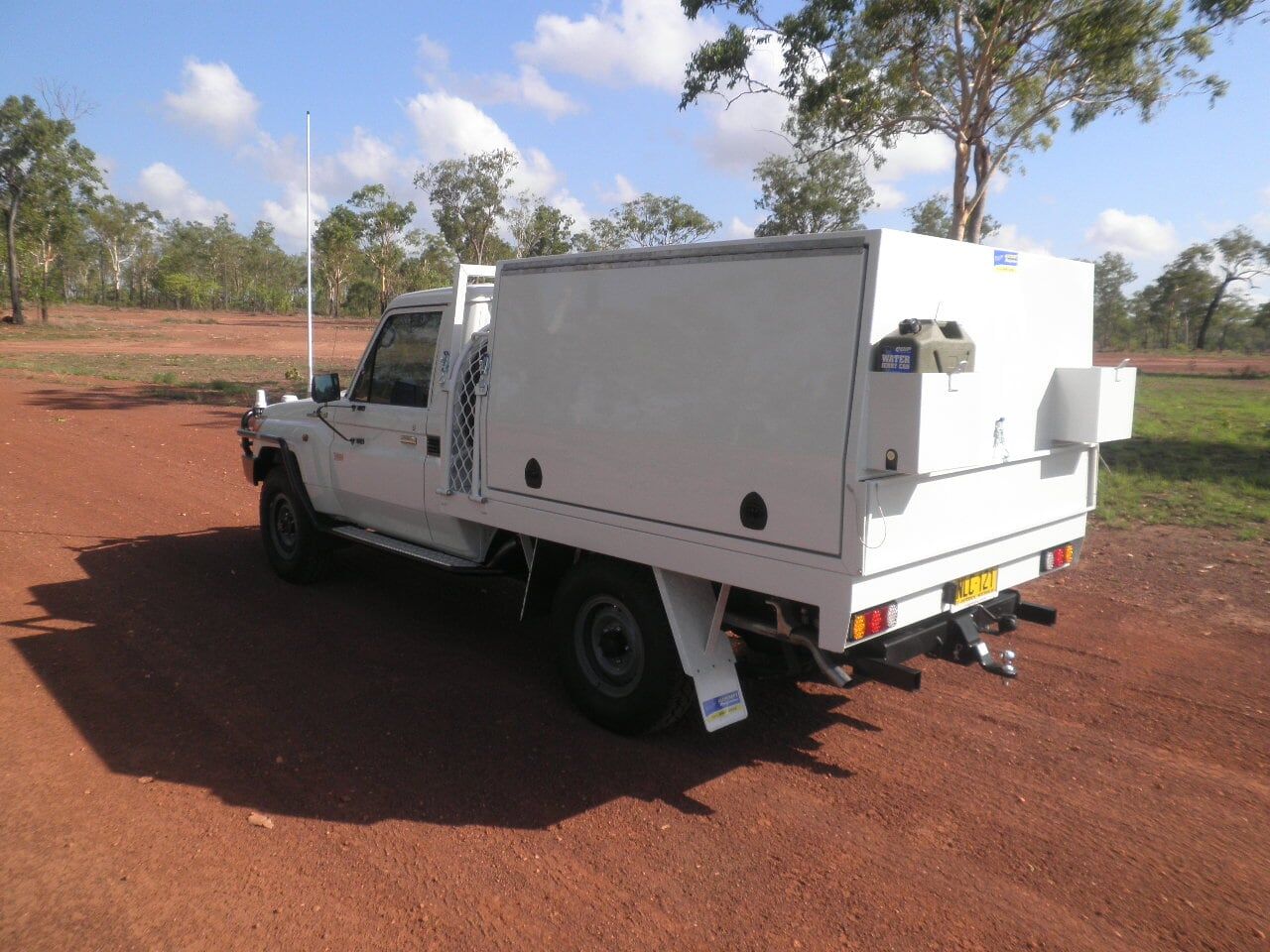 Custom Service Box Colsed — Allycraft Modifications Aluminum Welding Fabrication Canopy in Winellie, NT