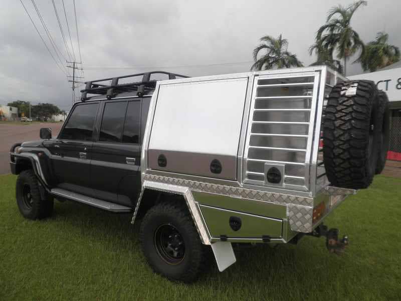 4x4 black and white — Allycraft Modifications Aluminum Welding Fabrication Canopy in Winellie, NT