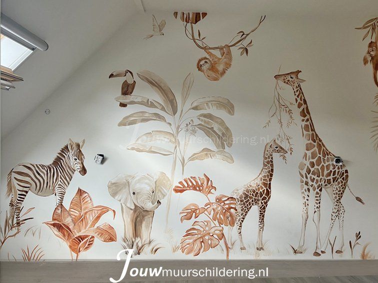 muurschildering jungle zebra giraffe olifant luiaard toekan aapje
