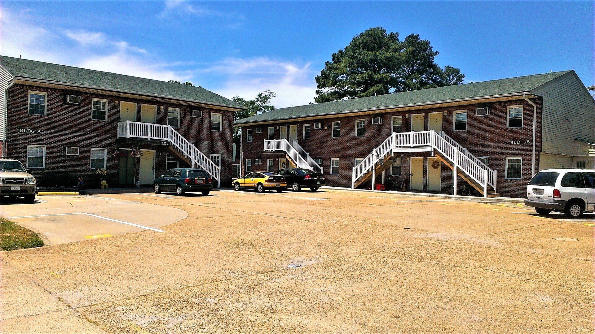 Fisherman's Landing building exterior and courtyard