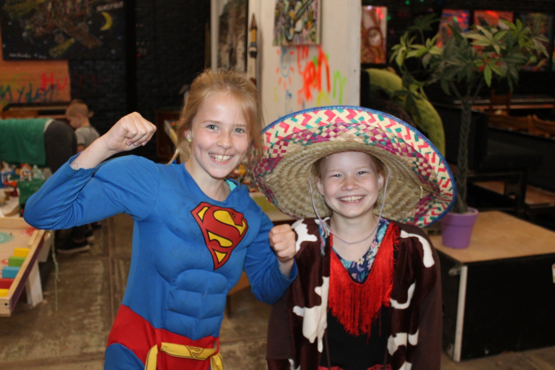 Speeltuin, Kinderspeelplaats, Speelparadijs, Pretpark, attractiepark, Kunstkot, Kinderfeestje, met pannenkoeken, met patat, met warm eten, kinderfeestjes, verjaardagsfeestje, het leukste kinderfeestje, kinderpartijtje, Groningen, Veendam, Scheemda, Delfzijl, Haren, Leek, Roden, Drenthe, Friesland, Zuidlaren, Zuidbroek, Noordbroek, Winschoten, Hoogezand, Appingedam, Muntendam, Wildervank, Oude Pekela, Nieuwe Pekela, Slochteren, Coevorden, voor alle leeftijden, 4 jaar, 5 jaar, 6 jaar, 7 jaar, 8 jaar, 9 jaar, 10 jaar, 11 jaar, 12 jaar