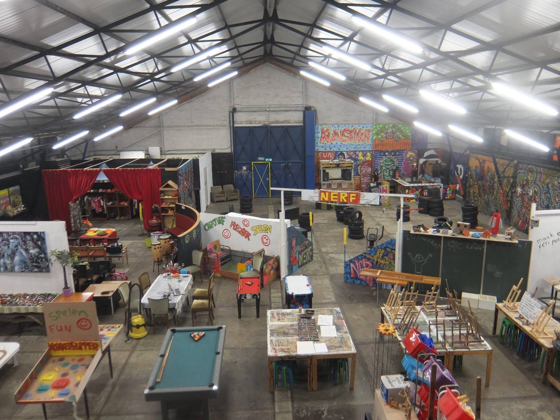 Kinderfeestjes, Creatieve workshops, bedrijfsuitjes, schoolreisjes, schoolreisje, tekenles, schilderles, tekencursus, graffiti spuiten, nerf schieten, bowlen, kinderspeelplaats, indoor, outdoor, attractiepark, speeltuin, pretpark, schildercursus, schilderscursus, voor kinderen, kinderuitje, voor volwassenen, het leukste dagje uit, voor het hele gezin, kinderfeestje, kinderfeestjes, verjaardagsfeestje, het leukste kinderfeestje, kinderpartijtje, Groningen, Veendam, Scheemda, Delfzijl, Haren, Leek, Roden, Drenthe, Friesland, Zuidlaren, Zuidbroek, Noordbroek, Winschoten, Hoogezand, Appingedam, Muntendam, Wildervank, Oude Pekela, Nieuwe Pekela, Slochteren, Coevorden, voor alle leeftijden, 4 jaar, 5 jaar, 6 jaar, 7 jaar, 8 jaar, 9 jaar, 10 jaar, 11 jaar, 12 jaar